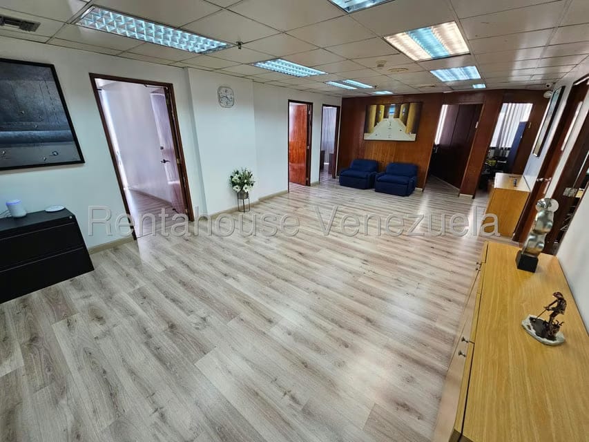 Comercial (Oficina) en Venta en Santa Eduvigis, Distrito Metropolitano - 13
