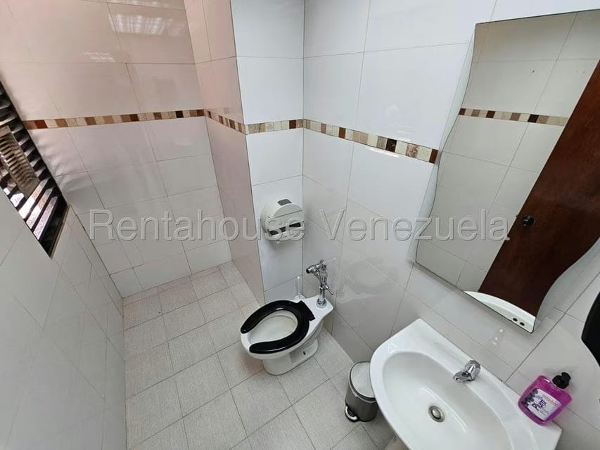 Comercial (Oficina) en Venta en Santa Eduvigis, Distrito Metropolitano - 17