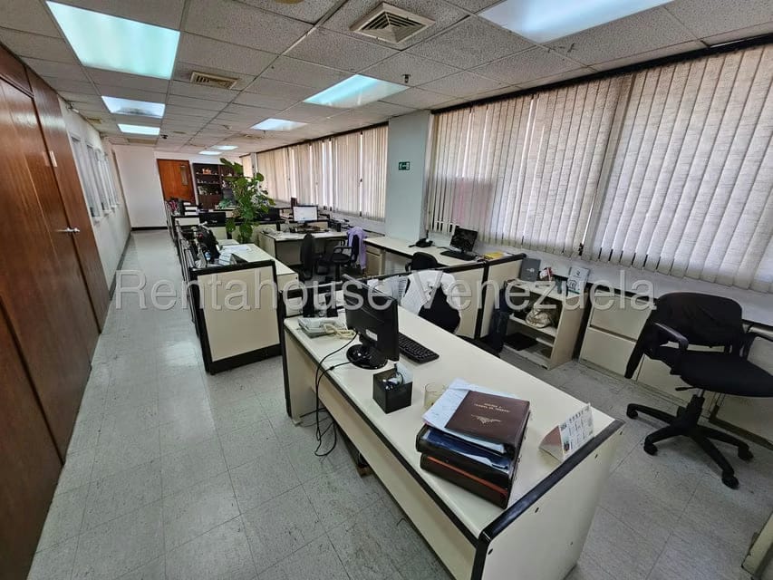 Comercial (Oficina) en Venta en Santa Eduvigis, Distrito Metropolitano - 26