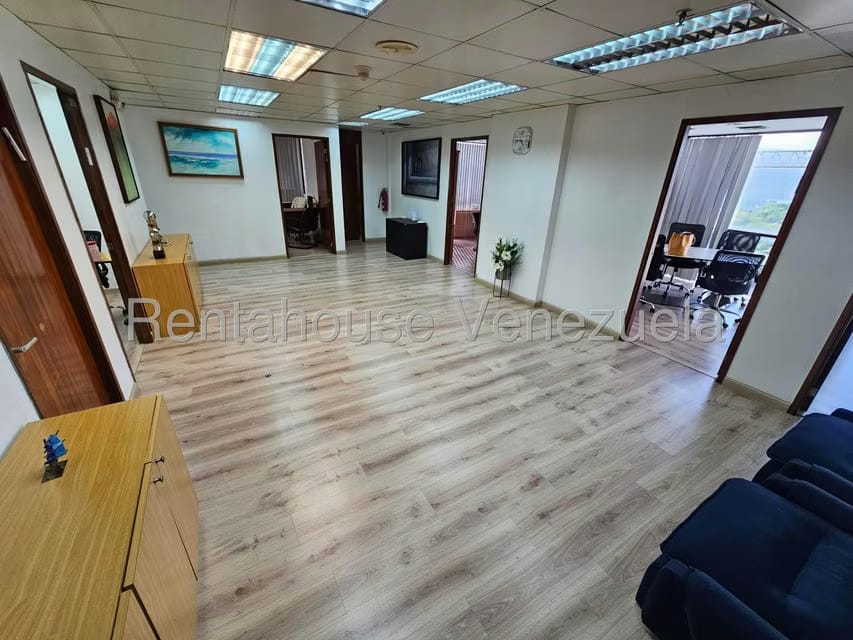 Comercial (Oficina) en Venta en Santa Eduvigis, Distrito Metropolitano - 8