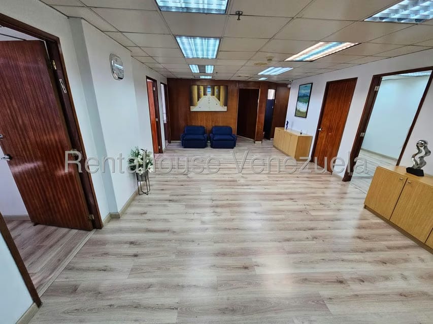 Comercial (Oficina) en Venta en Santa Eduvigis, Distrito Metropolitano - 10