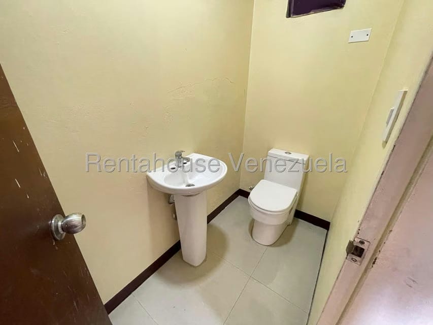 Comercial (Local Comercial) en Venta en Centro, Lara - 24