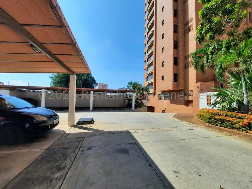 Apartamento (1 Nivel) en Venta en La Lago, Zulia - 3