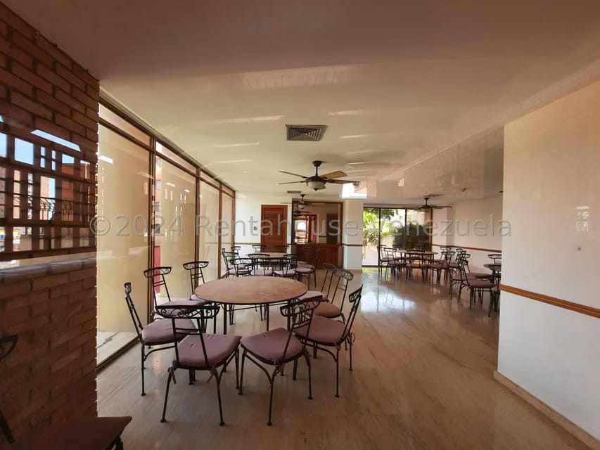 Apartamento (1 Nivel) en Venta en La Lago, Zulia - 26