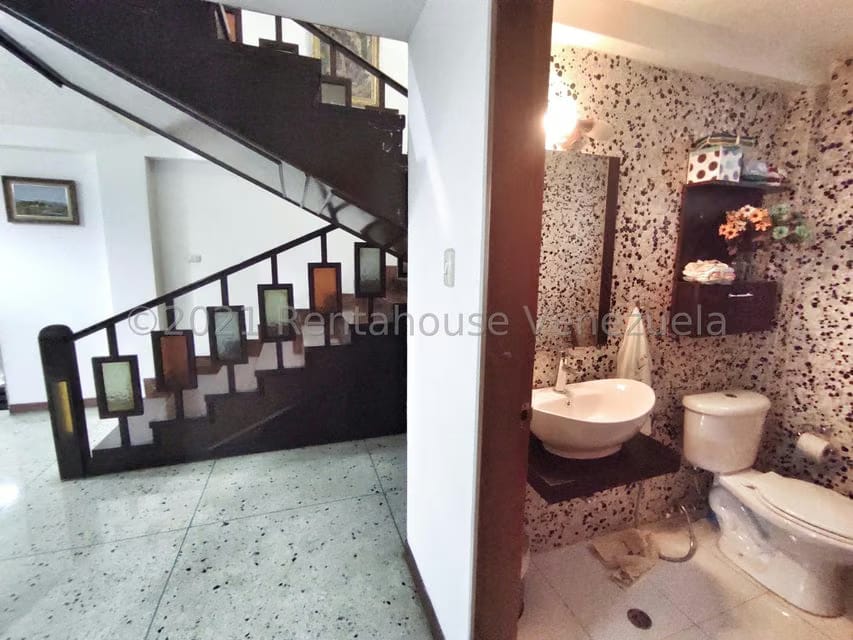 Casa (Duplex) en Venta en Santa Paula, Distrito Metropolitano - 11