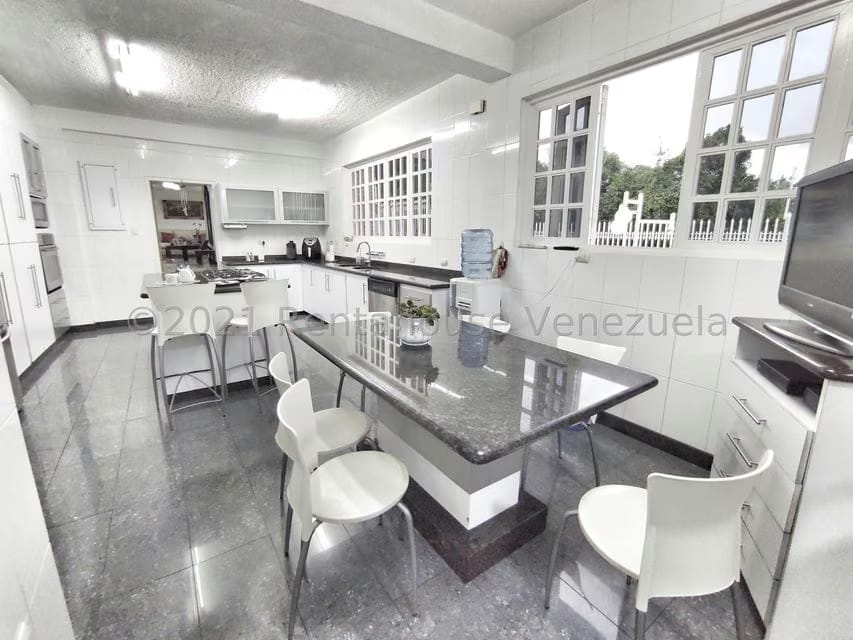 Casa (Duplex) en Venta en Santa Paula, Distrito Metropolitano - 13