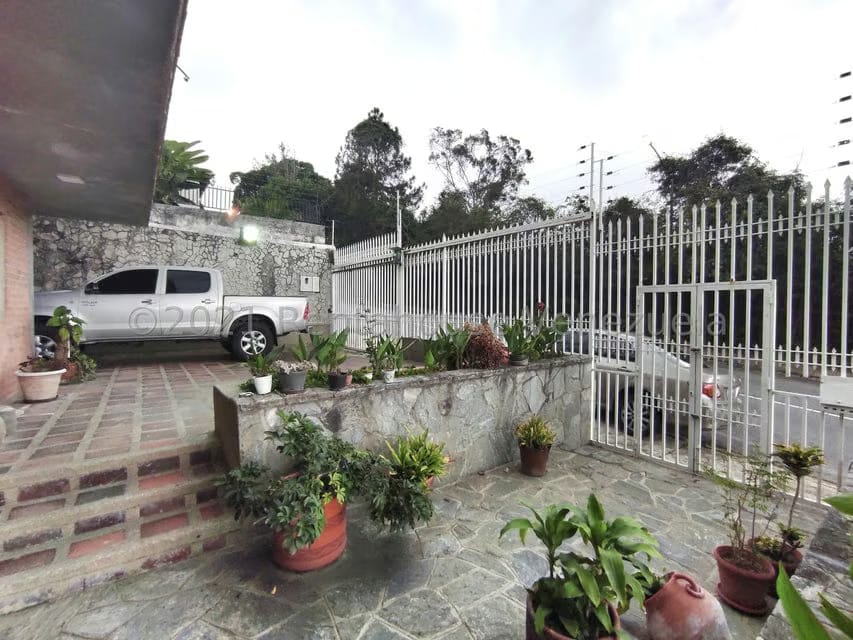 Casa (Duplex) en Venta en Santa Paula, Distrito Metropolitano - 3