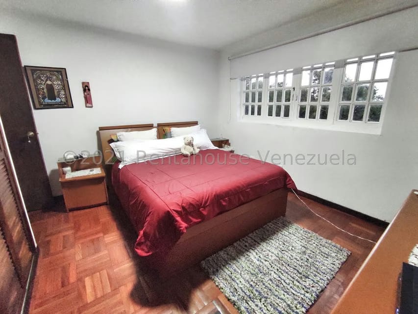 Casa (Duplex) en Venta en Santa Paula, Distrito Metropolitano - 22
