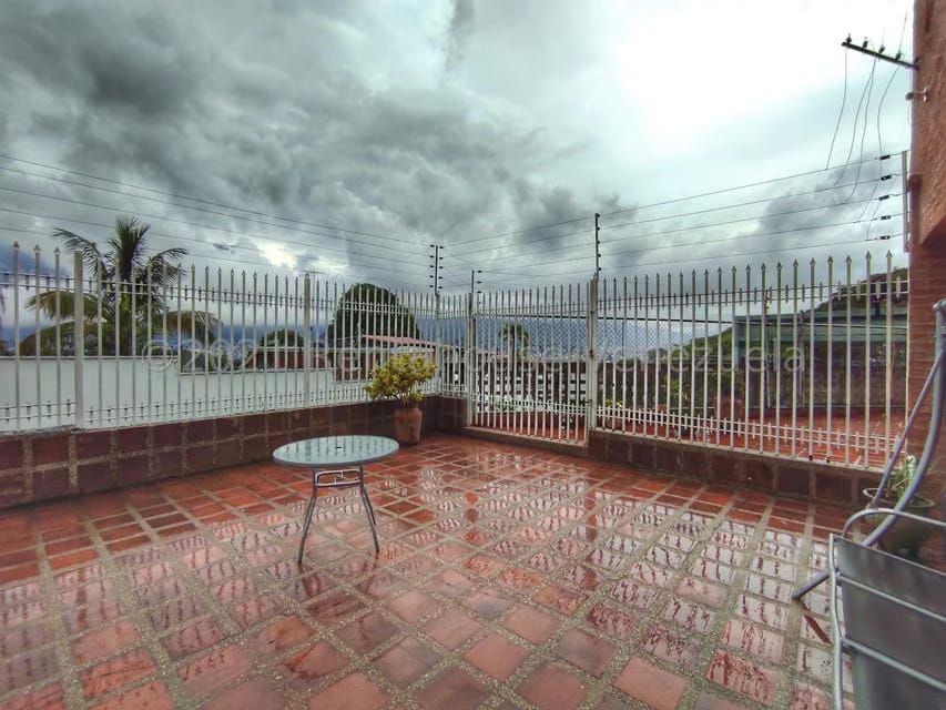 Casa (Duplex) en Venta en Santa Paula, Distrito Metropolitano - 24