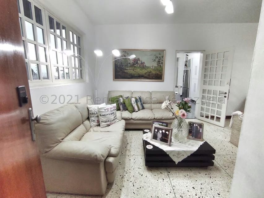 Casa (Duplex) en Venta en Santa Paula, Distrito Metropolitano - 5