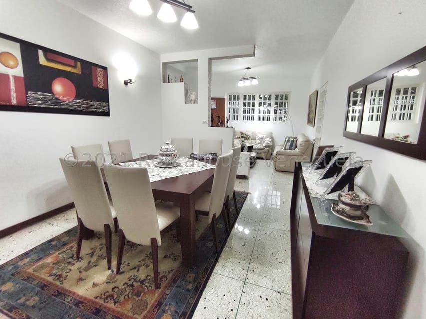 Casa (Duplex) en Venta en Santa Paula, Distrito Metropolitano - 8