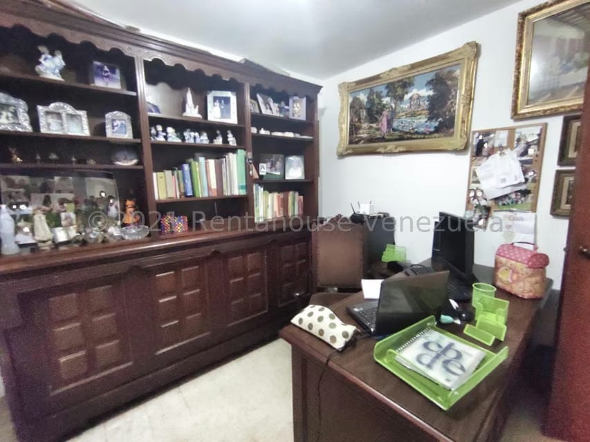 Casa (Duplex) en Venta en Santa Paula, Distrito Metropolitano - 9
