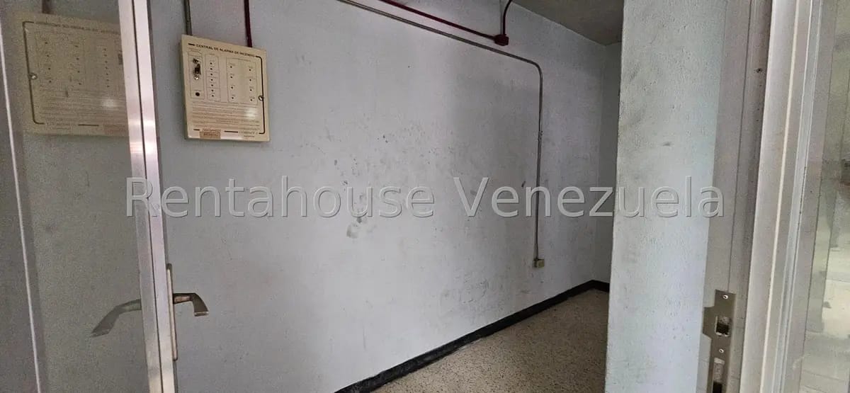 Comercial (Local Comercial) en Alquiler en Palo Verde, Distrito Metropolitano - 11