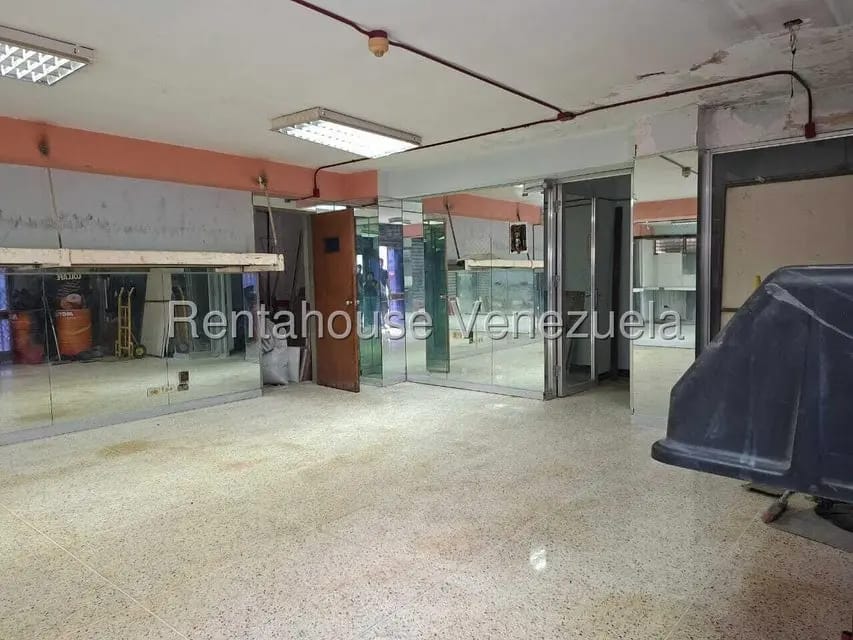 Comercial (Local Comercial) en Alquiler en Palo Verde, Distrito Metropolitano - 14