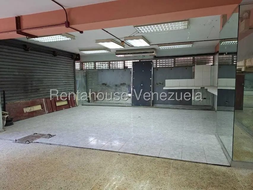 Comercial (Local Comercial) en Alquiler en Palo Verde, Distrito Metropolitano - 16