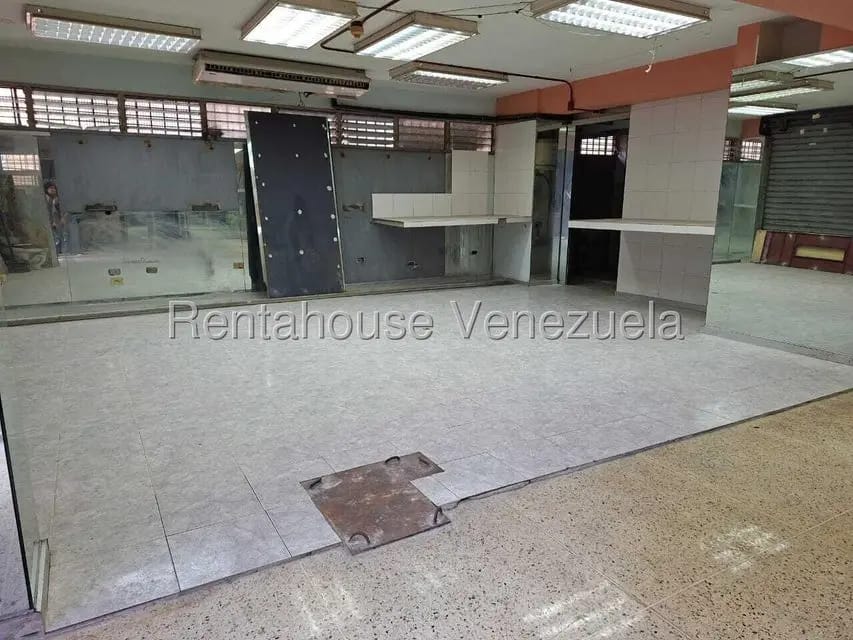 Comercial (Local Comercial) en Alquiler en Palo Verde, Distrito Metropolitano - 17