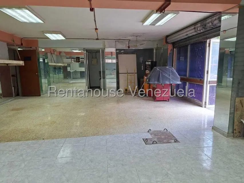 Comercial (Local Comercial) en Alquiler en Palo Verde, Distrito Metropolitano - 5