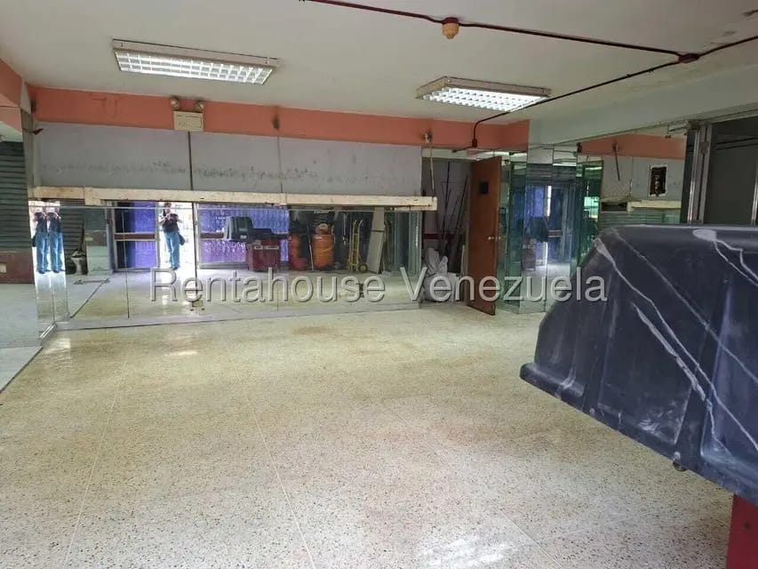 Comercial (Local Comercial) en Alquiler en Palo Verde, Distrito Metropolitano - 8