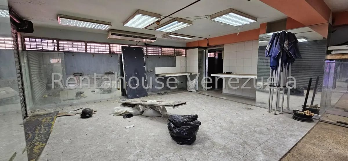 Comercial (Local Comercial) en Alquiler en Palo Verde, Distrito Metropolitano - 10