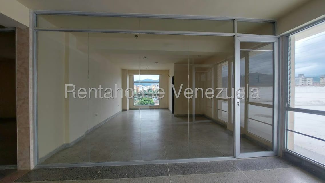 Comercial (Oficina) en Alquiler en Las Acacias, Carabobo - 2