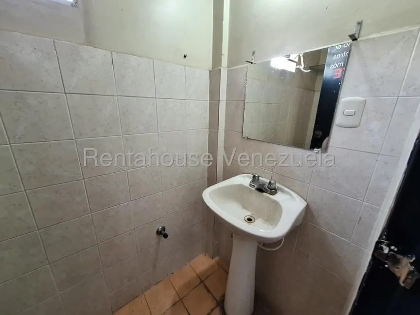 Comercial (Local Comercial) en Alquiler en Montemayor, Carabobo - 13
