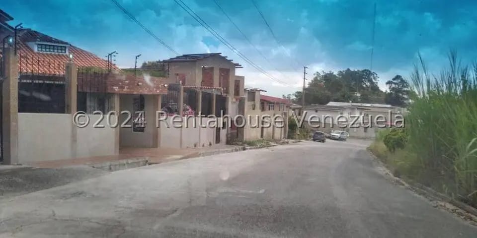 Terreno (Residencial) en Venta en Mirador Panamericano, Miranda - 2