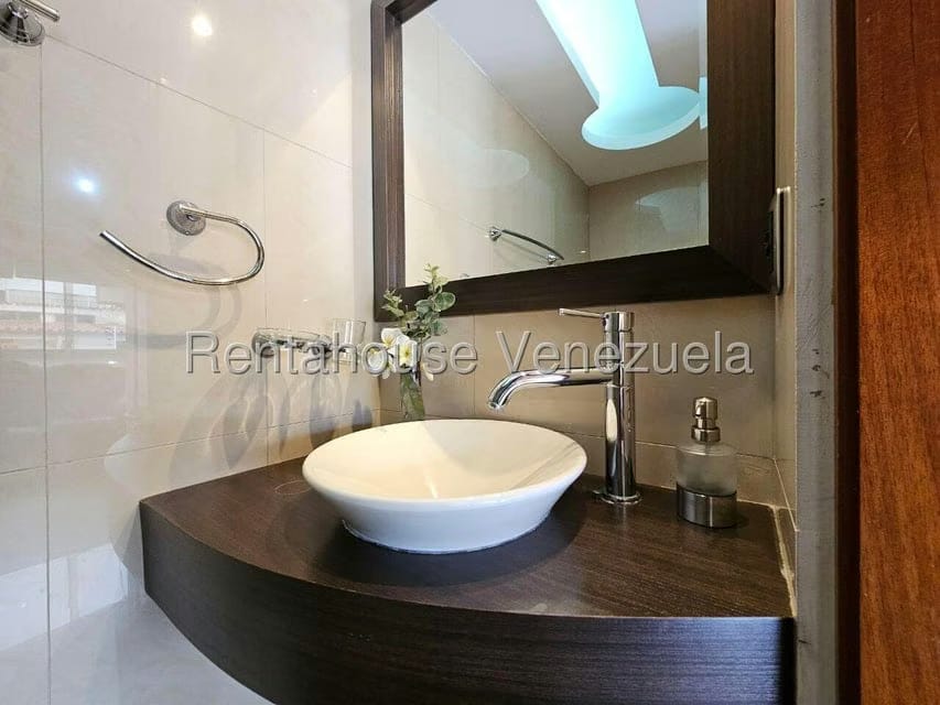 Casa (Duplex) en Venta en La Trinidad, Distrito Metropolitano - 23