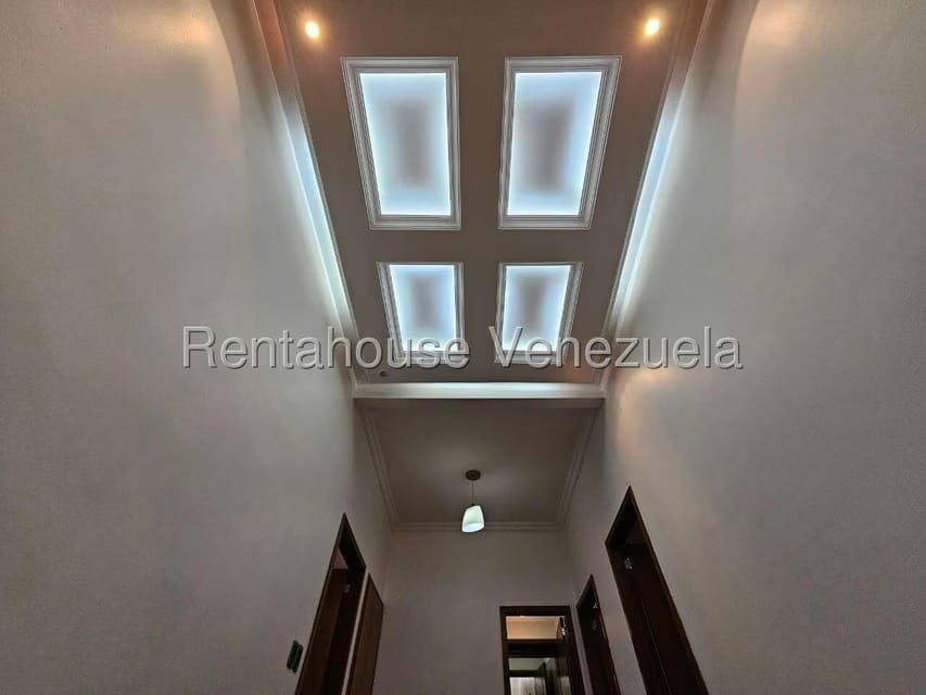 Casa (Duplex) en Venta en La Trinidad, Distrito Metropolitano - 29