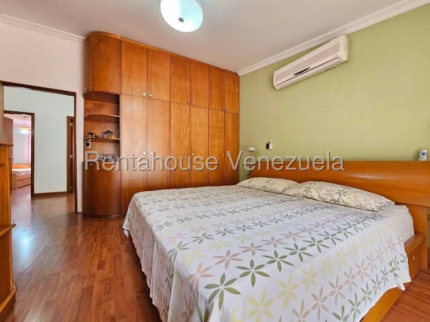 Casa (Duplex) en Venta en La Trinidad, Distrito Metropolitano - 33