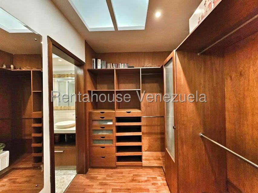 Casa (Duplex) en Venta en La Trinidad, Distrito Metropolitano - 34