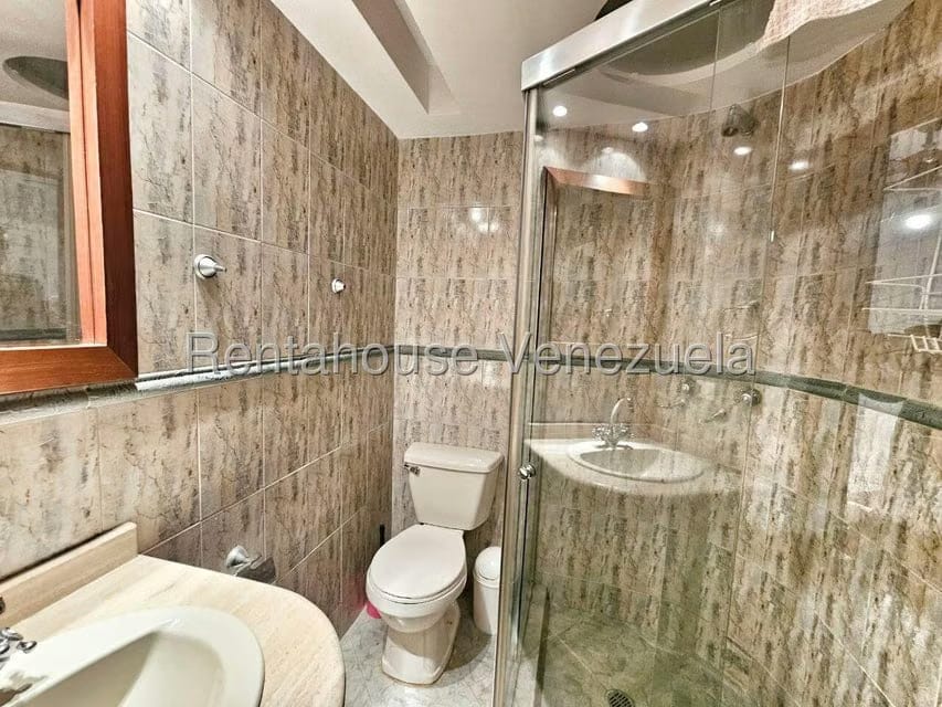 Casa (Duplex) en Venta en La Trinidad, Distrito Metropolitano - 41