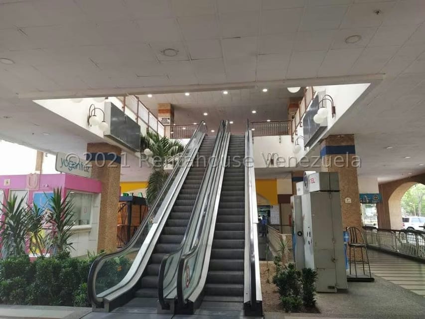 Comercial (Local Comercial) en Venta en Prados del Este, Distrito Metropolitano - 3