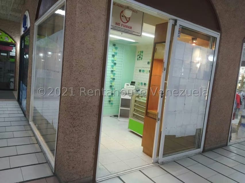 Comercial (Local Comercial) en Venta en Prados del Este, Distrito Metropolitano - 4