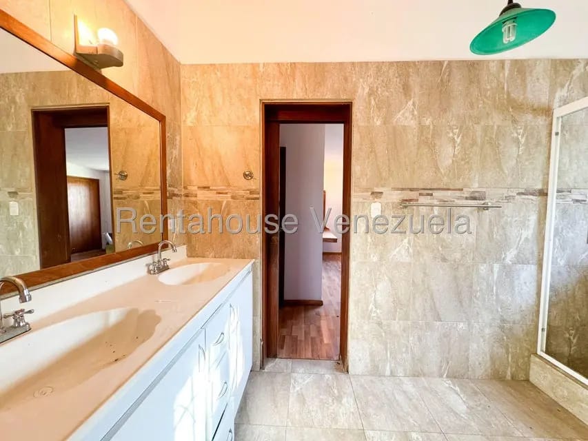 Casa (Duplex) en Venta en Valle Arriba, Distrito Metropolitano - 51