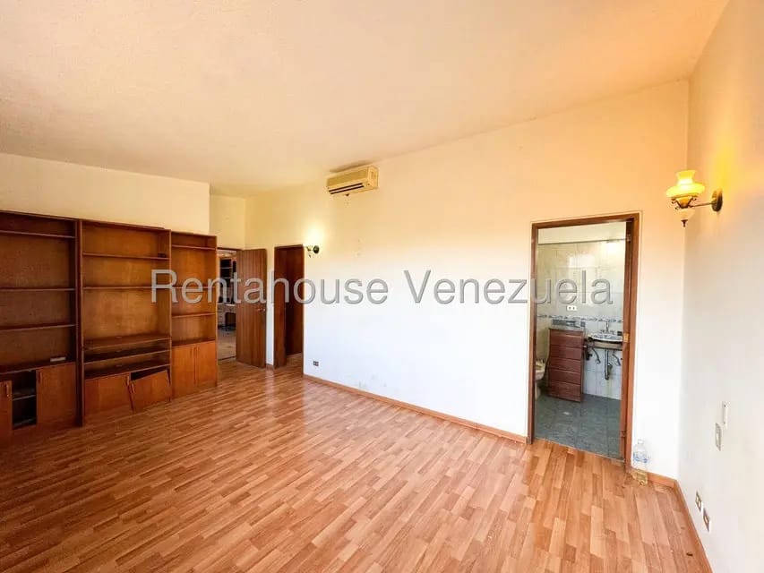 Casa (Duplex) en Venta en Valle Arriba, Distrito Metropolitano - 55