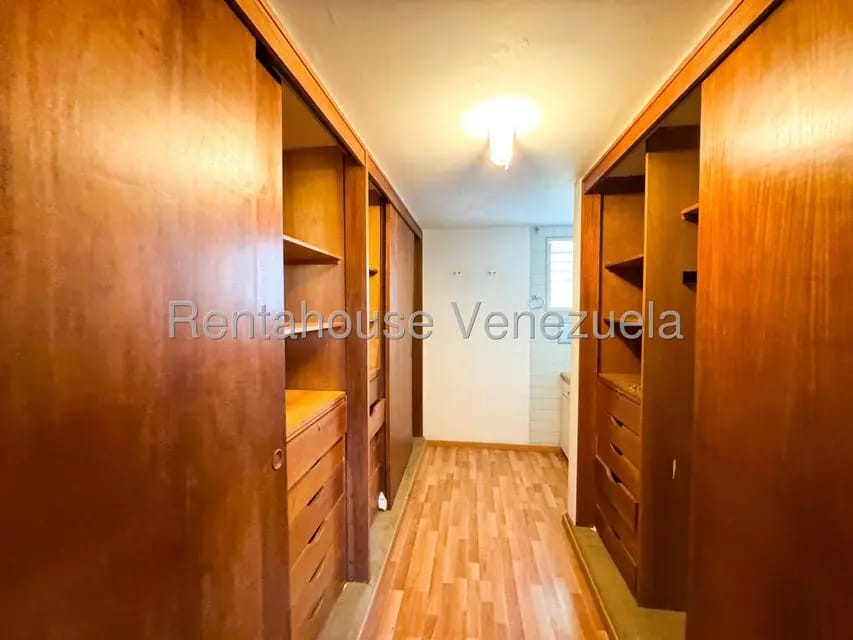 Casa (Duplex) en Venta en Valle Arriba, Distrito Metropolitano - 58