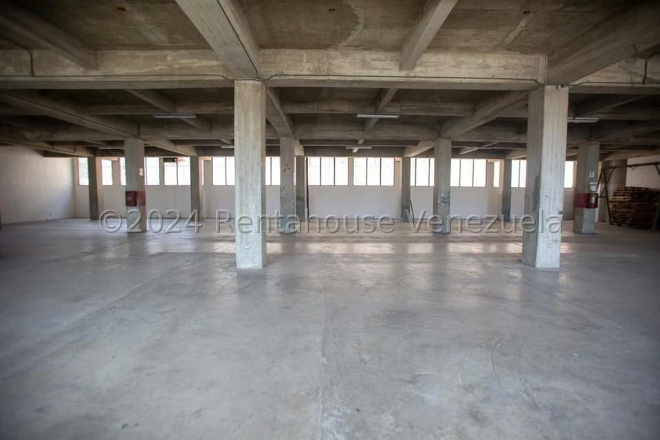 Comercial (Local Comercial) en Alquiler en Macarao, Distrito Metropolitano - 4