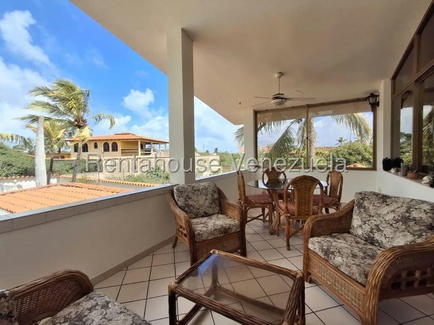 Casa (Duplex) en Venta en Playa El Agua, Nueva Esparta - 13