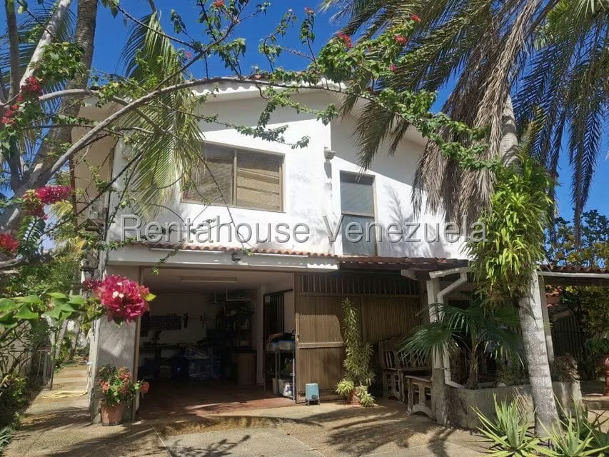 Casa (Duplex) en Venta en Playa El Agua, Nueva Esparta - 3