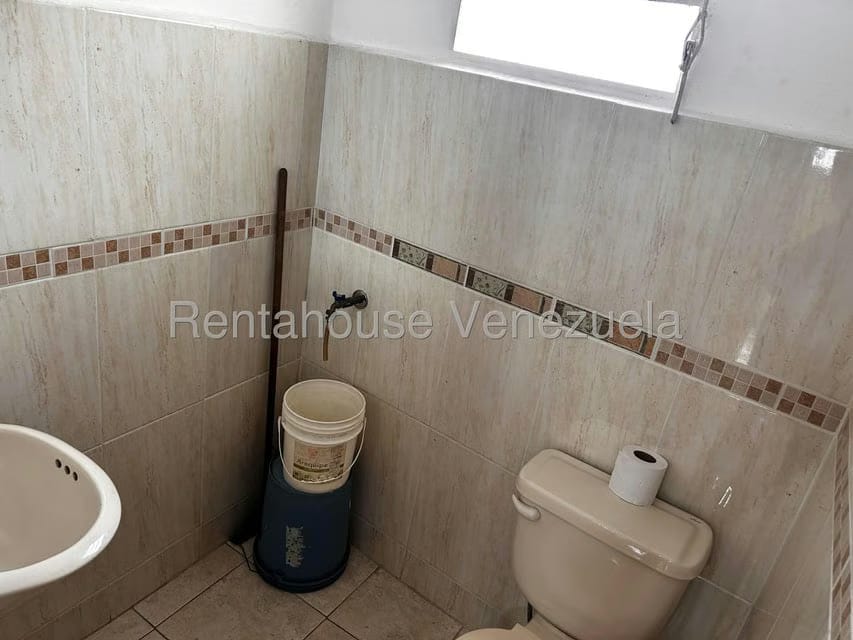 Comercial (Local Comercial) en Alquiler en El Hatillo, Distrito Metropolitano - 12