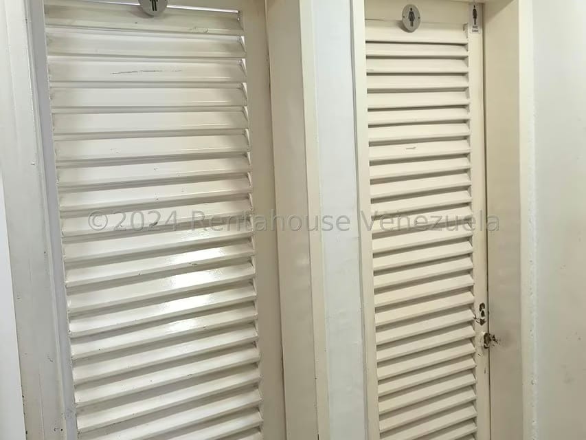 Comercial (Local Comercial) en Alquiler en Parroquia La Candelaria, Distrito Metropolitano - 5