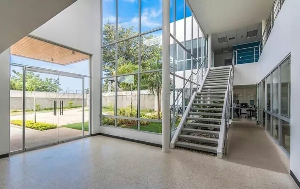 Comercial (Edificio) en Venta en San Francisco, Zulia - 9