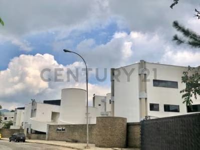 En venta Espectacular y lujoso apartamento en Altos de Guataparo - 7