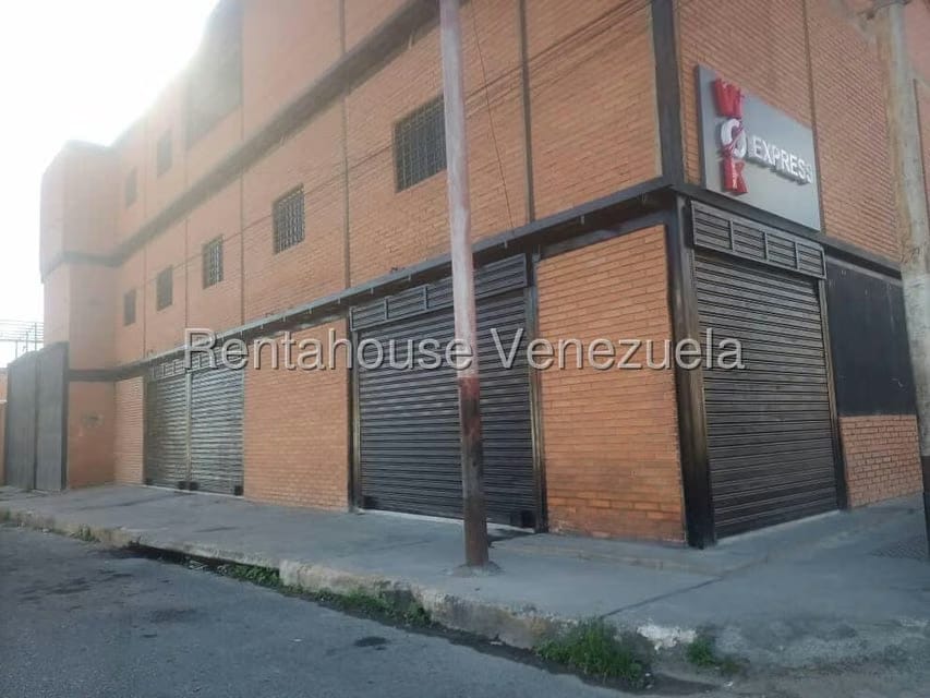 Comercial (Edificio) en Venta en Parroquia Concepcion, Lara - 2