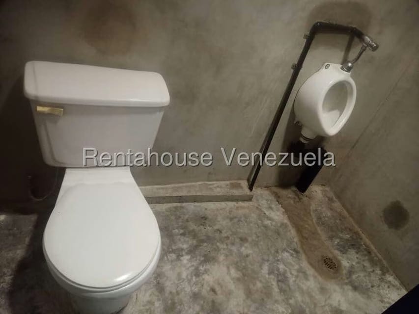 Comercial (Edificio) en Venta en Parroquia Concepcion, Lara - 15