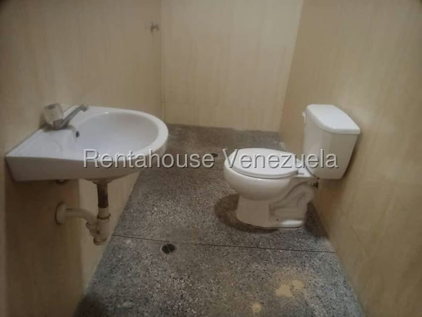 Comercial (Edificio) en Venta en Parroquia Concepcion, Lara - 16