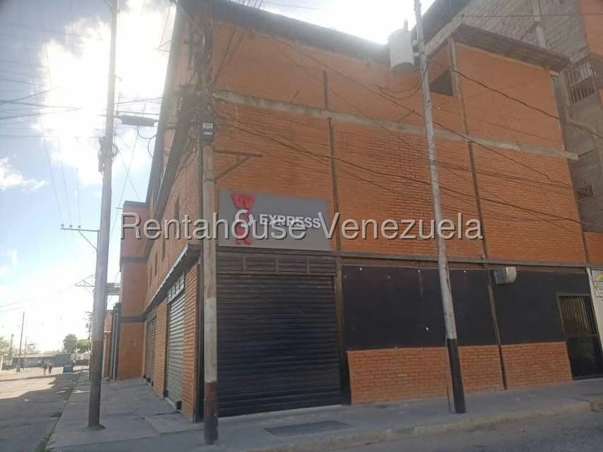 Comercial (Edificio) en Venta en Parroquia Concepcion, Lara - 4