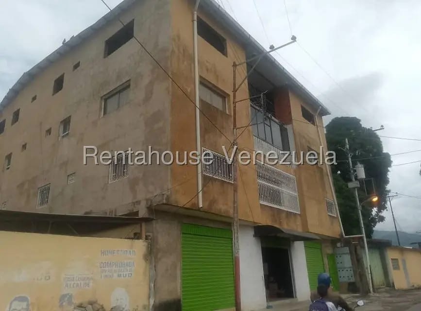 Comercial (Edificio) en Venta en Las Malvinas, Trujillo - 2