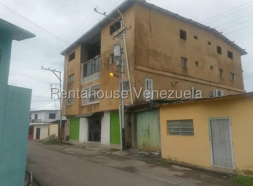Comercial (Edificio) en Venta en Las Malvinas, Trujillo - 3