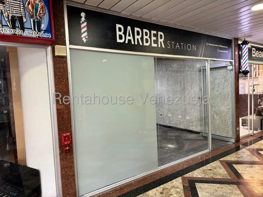 Comercial (Local Comercial) en Alquiler en Manzanares, Distrito Metropolitano - 2